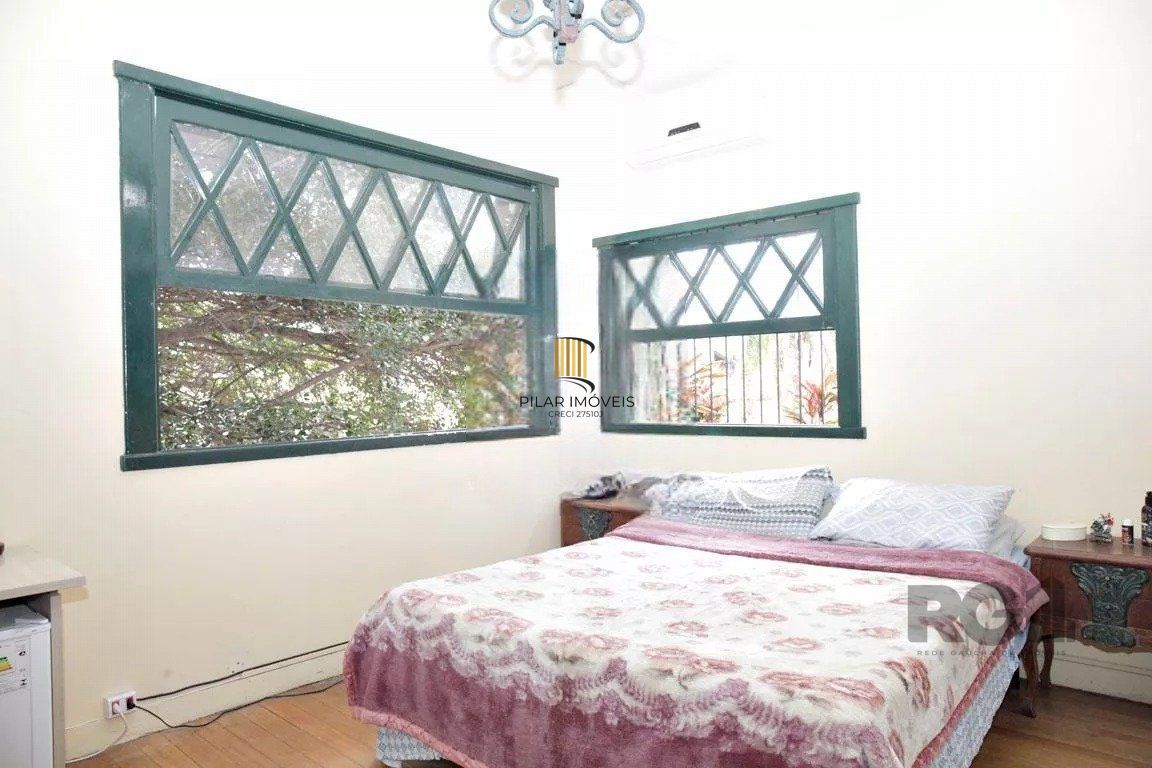 Casa 04 dormitórios, 01suíte, locação,234m² privativos, Petrópolis/Porto Alegre