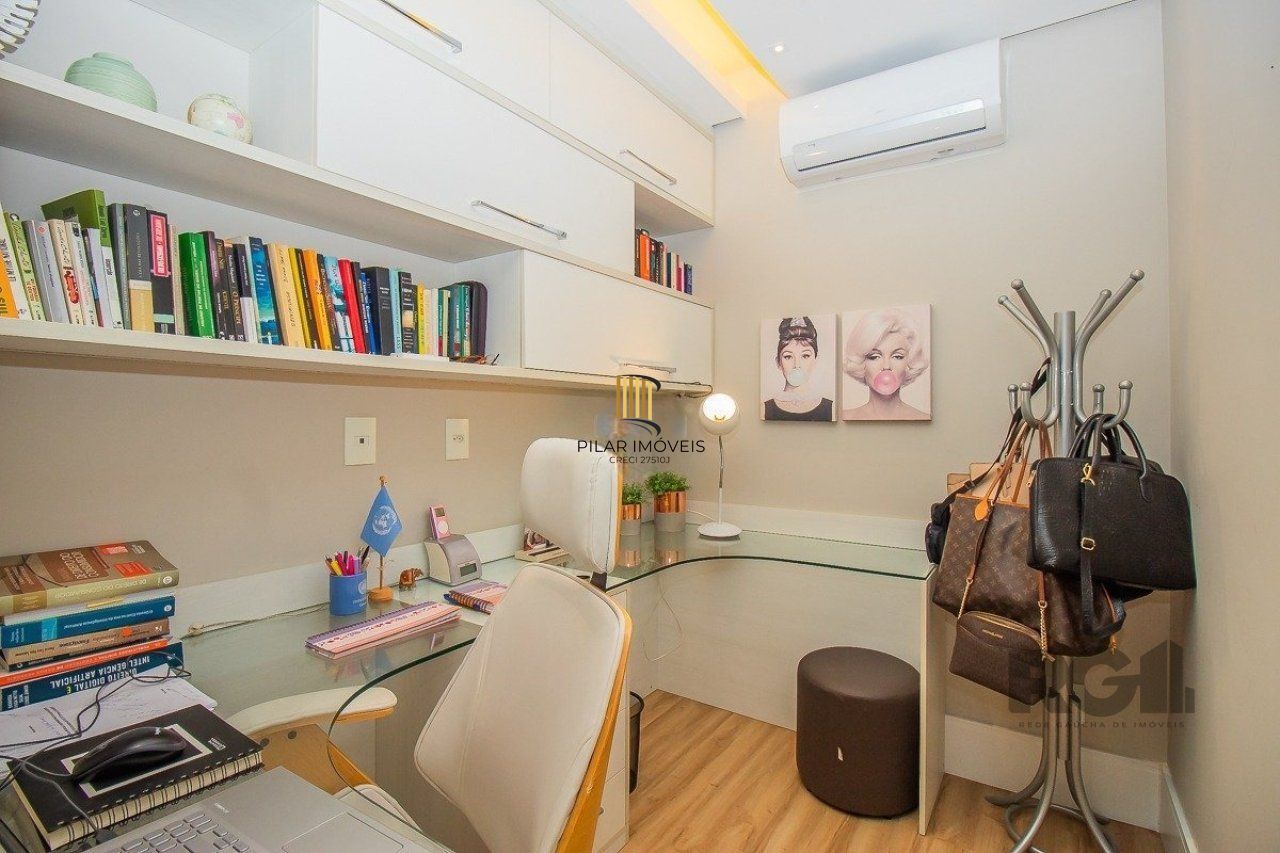 Apartamento localizado no bairro Petrópolis em Porto Alegre/RS. 