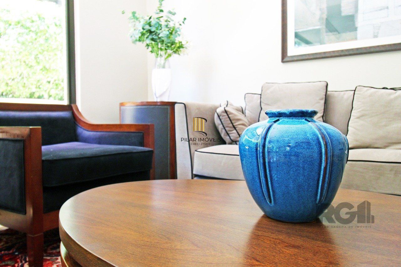 Apartamento com 4 suítes localizado no bairro Moinhos De Vento em Porto Alegre/RS.