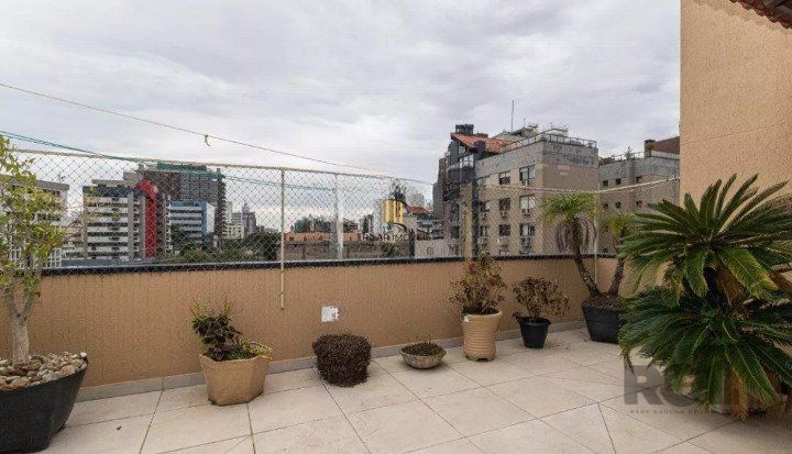 COBERTURA TRIPLEX 3 DORM. - PETRÓPOLIS