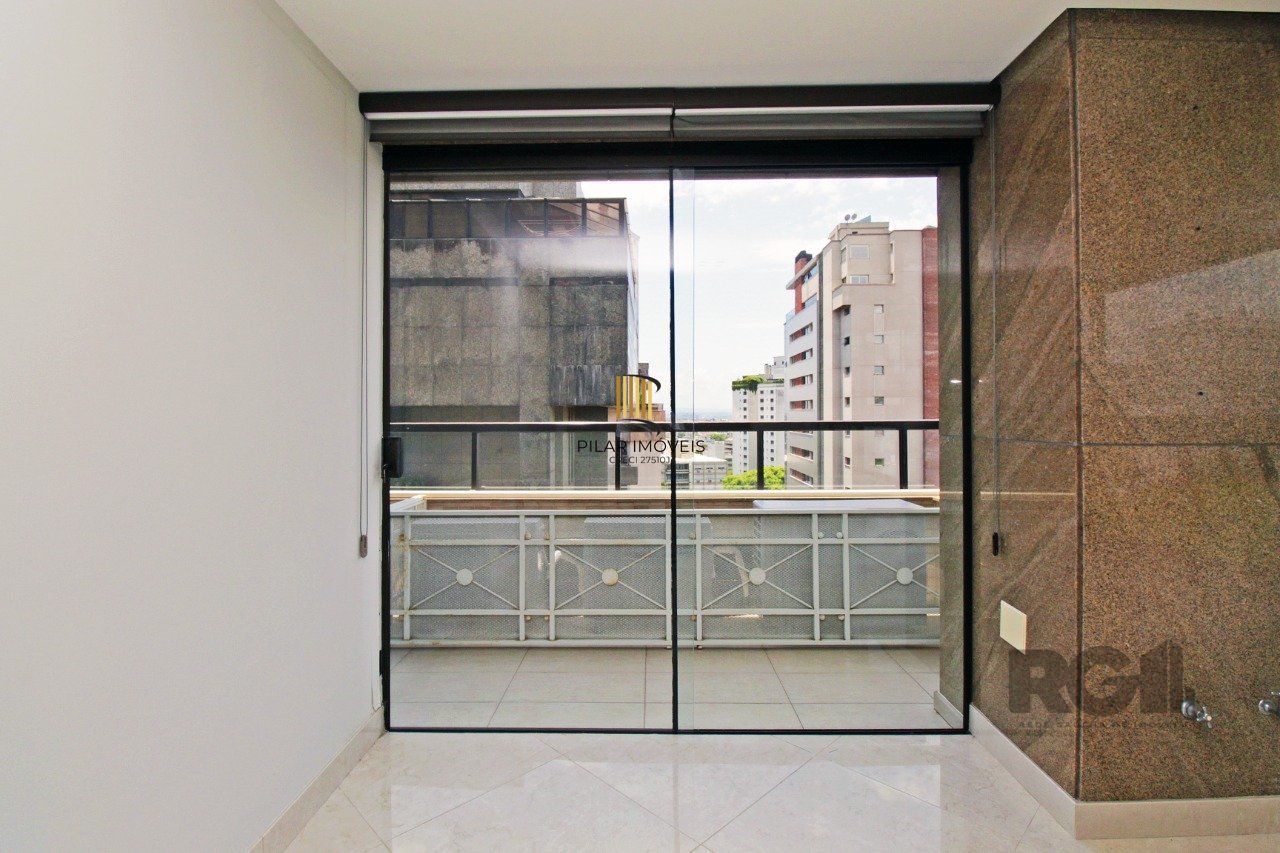 Apartamento com 4 suítes localizado no bairro Moinhos De Vento em Porto Alegre/RS.