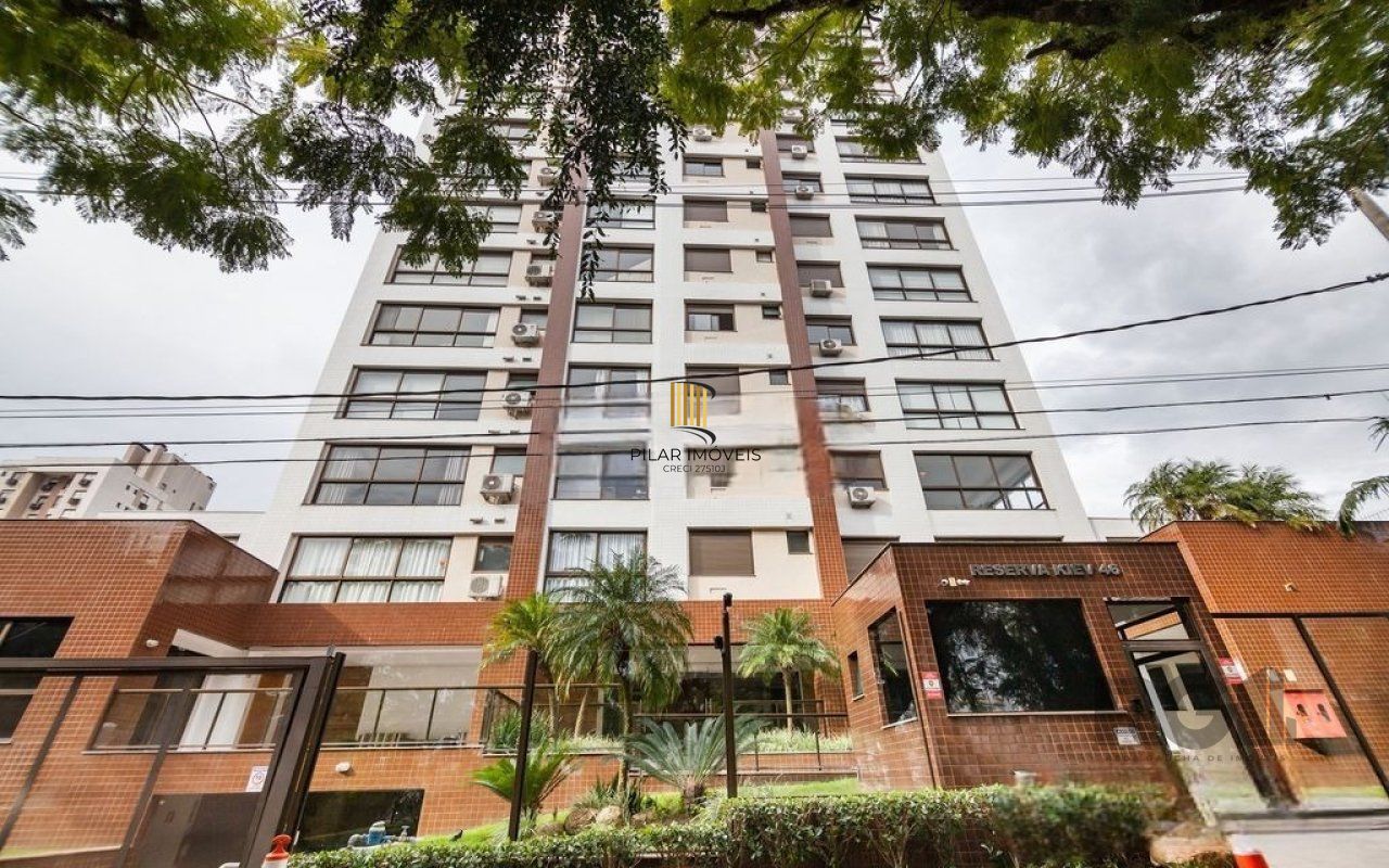 Apartamento localizado no bairro Passo da Areia em Porto Alegre/RS. 