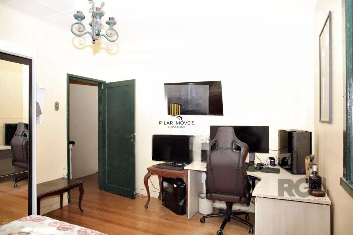 Casa 04 dormitórios, 01suíte, locação,234m² privativos, Petrópolis/Porto Alegre