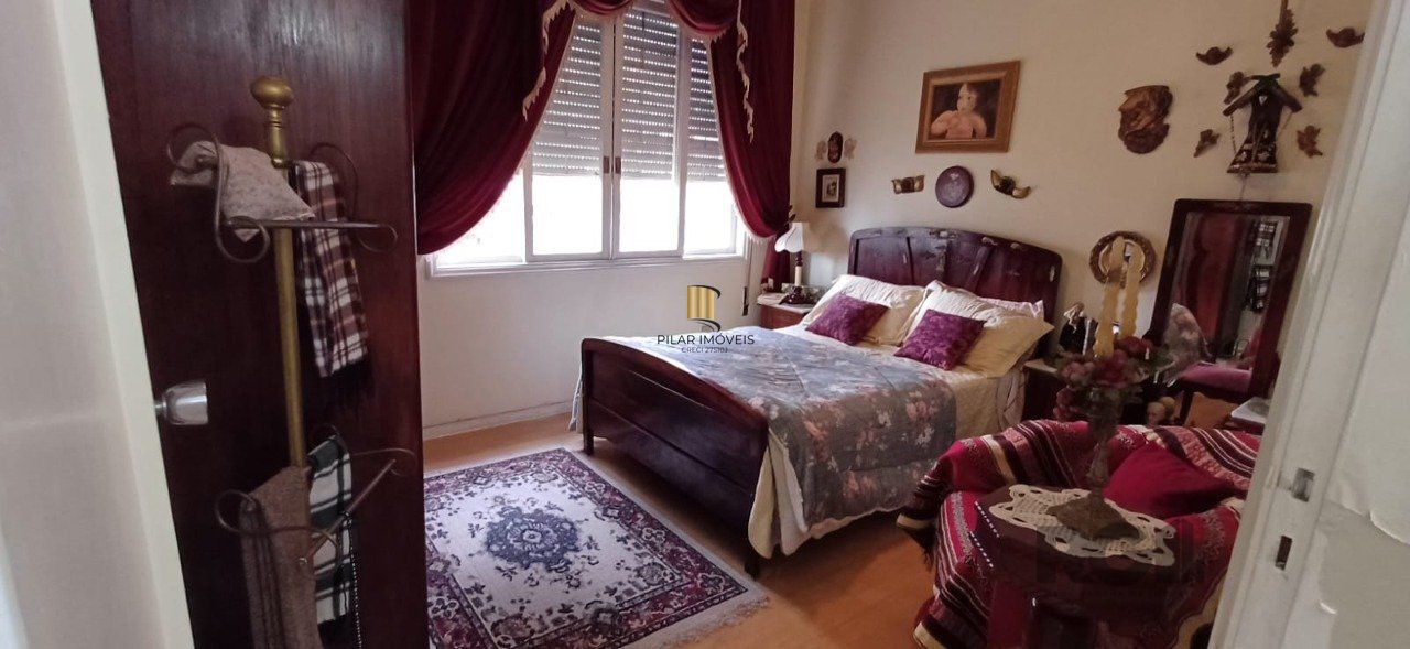 Apartamento de 3 quartos, localizado no bairro Petrópolis em Porto Alegre/RS. 