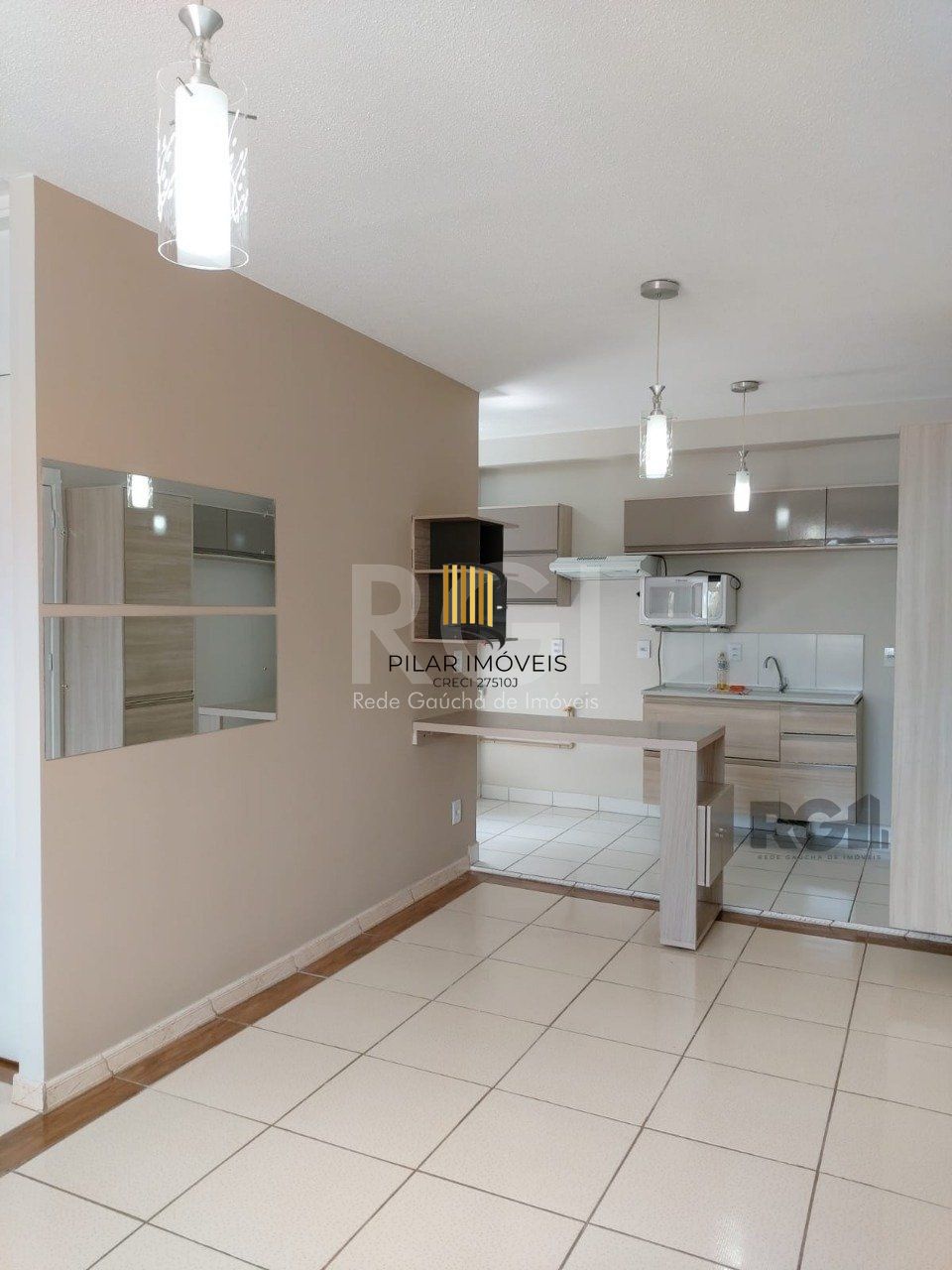 Apartamento com 01 dormitório, sala, cozinha, banheiro social, bem arejado,  ótima localização, próximo a UNIVERSIDADE DA FAPA.