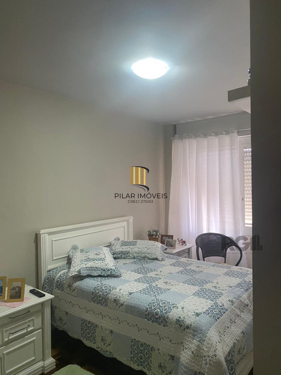 Vende-se apartamento impecável de 2 dormitórios