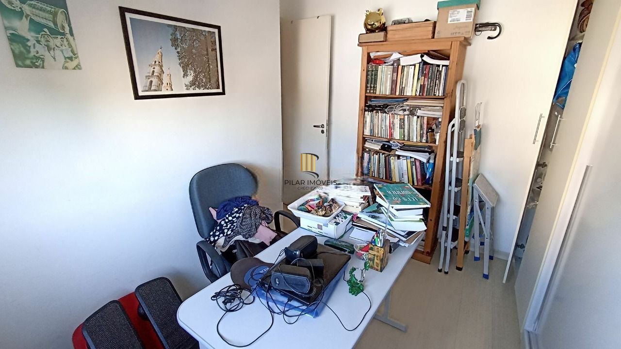 Apartamento com 79m², localizado no bairro Santo Antônio em Porto Alegre/RS.