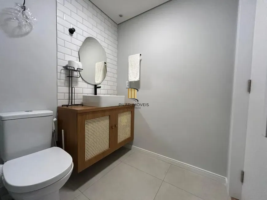 Apartamento com 83m², localizado no bairro Rio Branco em Porto ALegre/RS.