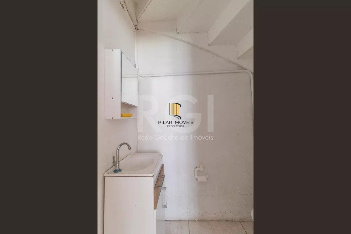 Vende casa 03 dormitórios, 275,22 m², bairro Azenha/Porto Alegre