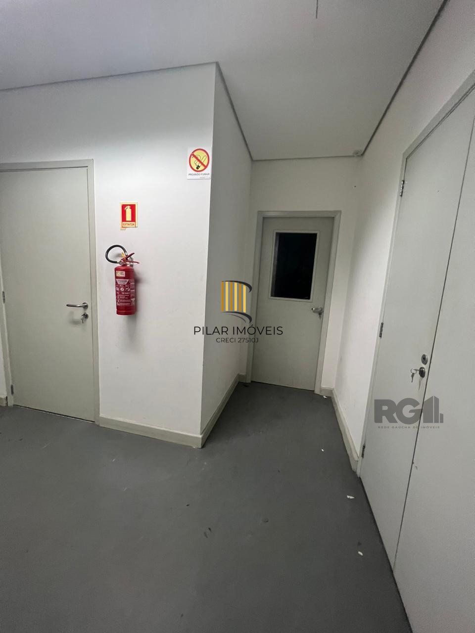 Loja para Venda - 450m², 0 dormitórios, 1 vaga - Petrópolis
