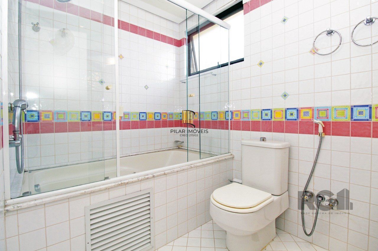 Apartamento com 4 suítes localizado no bairro Moinhos De Vento em Porto Alegre/RS.