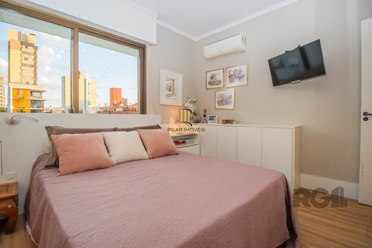 Apartamento localizado no bairro Petrópolis em Porto Alegre/RS. 