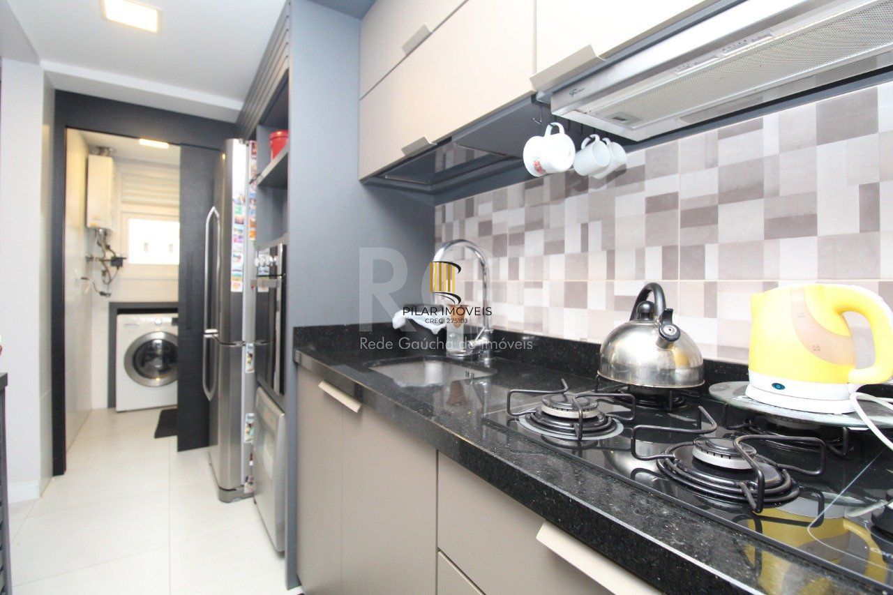 Cobertura para Venda - 106.84m², 3 dormitórios, sendo 2 suites, Petrópolis