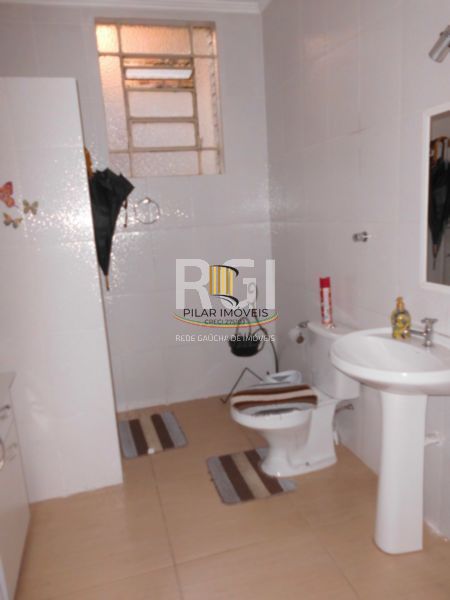 Casa para Venda - 210m², 3 dormitórios, sendo 1 suites, Cidade Baixa