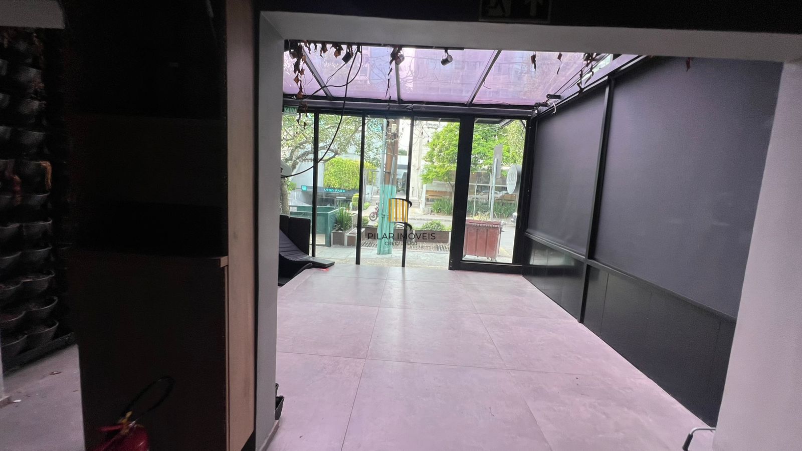 Loja com 90m², localizada no bairro Auxiliadora em Porto Alegre/RS.