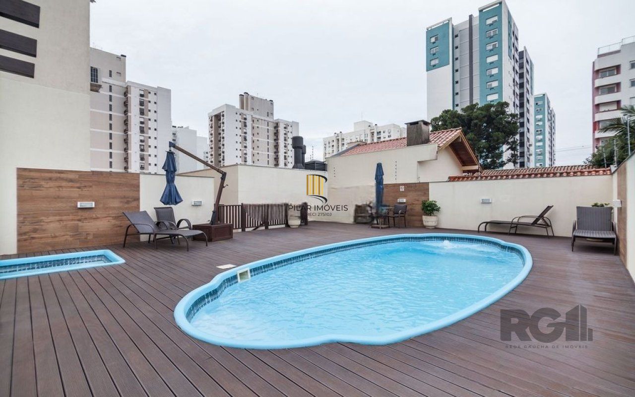 Apartamento localizado no bairro Passo da Areia em Porto Alegre/RS. 