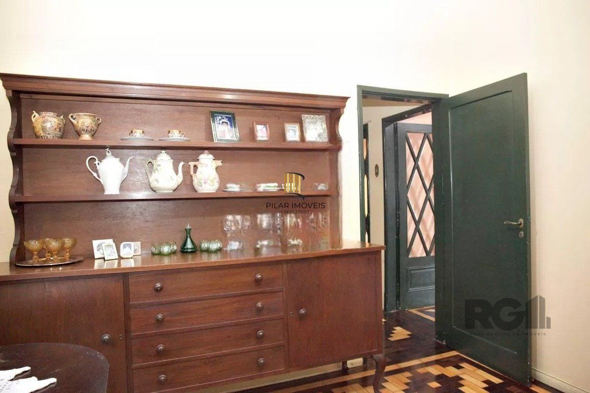 Casa 04 dormitórios, 01suíte, locação,234m² privativos, Petrópolis/Porto Alegre