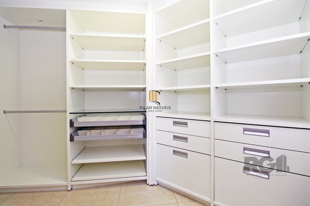 Apartamento com 4 suítes localizado no bairro Moinhos De Vento em Porto Alegre/RS.