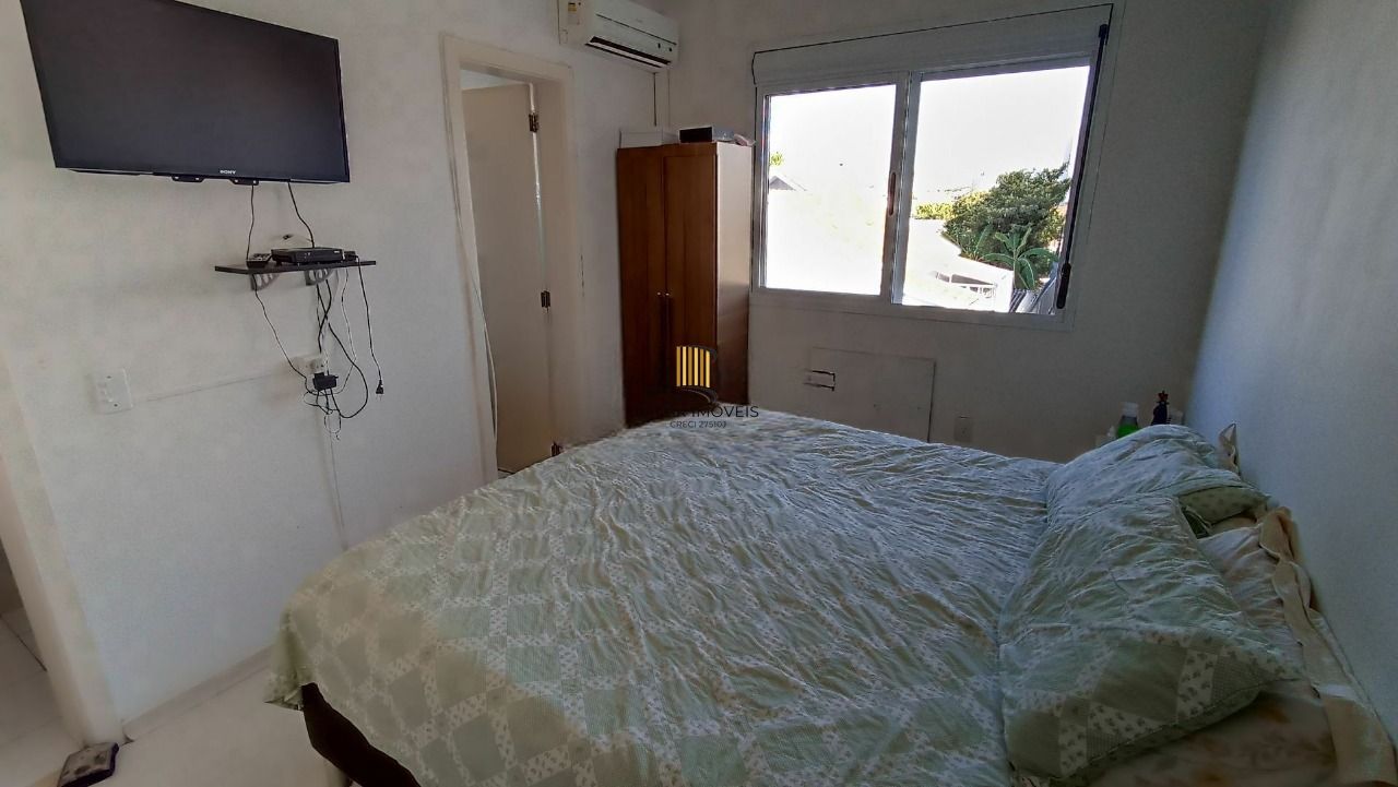 Apartamento com 79m², localizado no bairro Santo Antônio em Porto Alegre/RS.