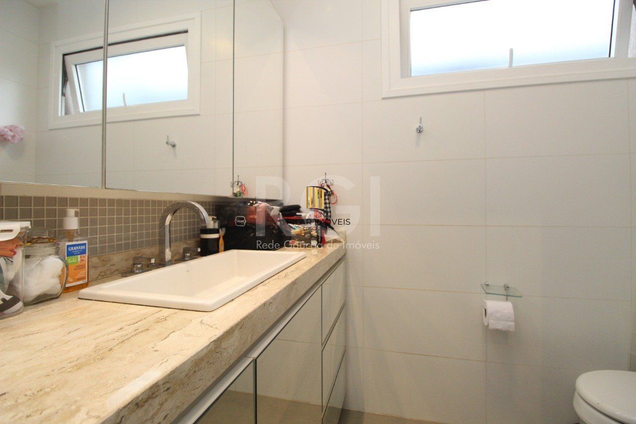 Cobertura para Venda - 106.84m², 3 dormitórios, sendo 2 suites, Petrópolis