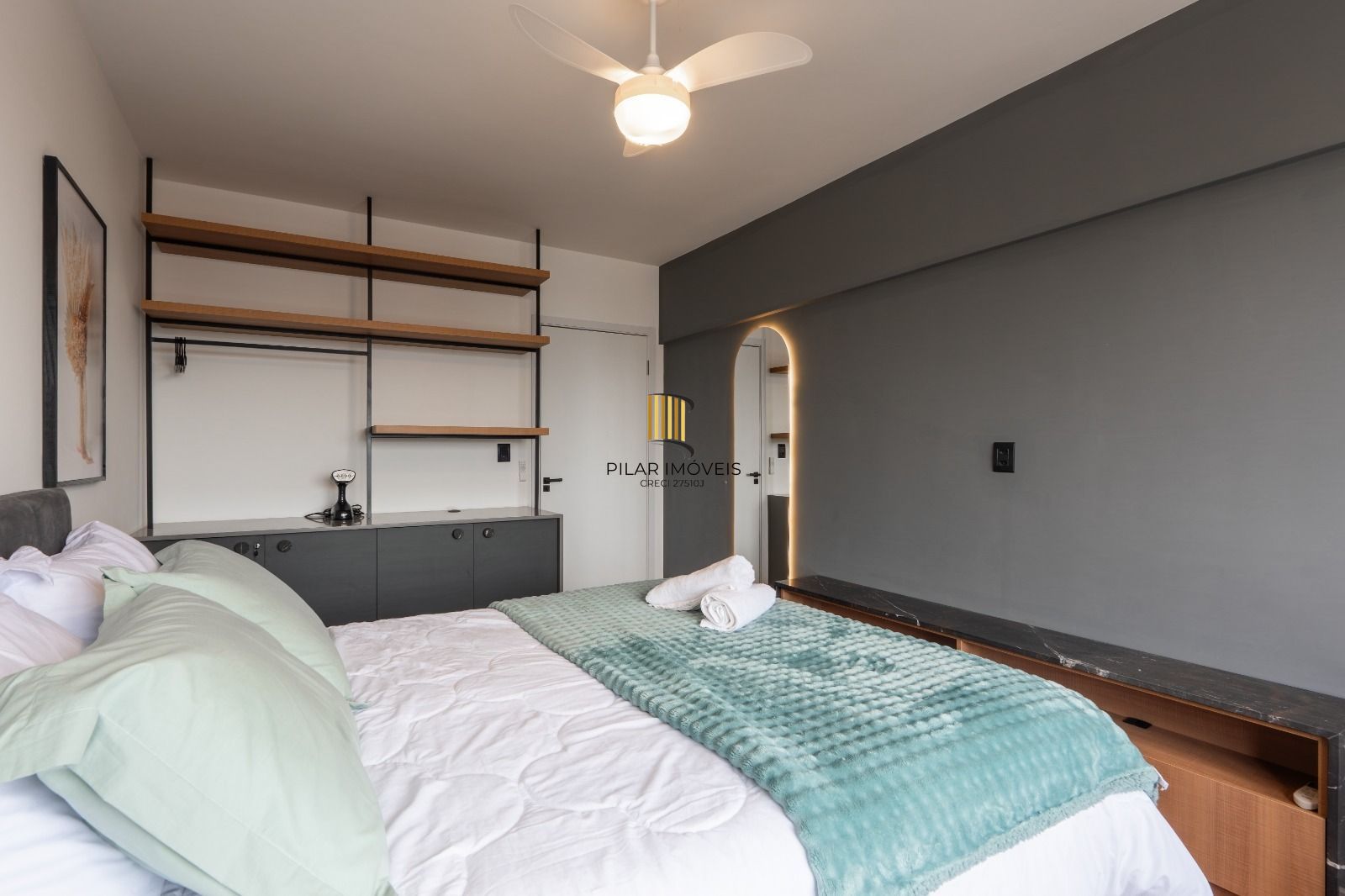 Apartamento com 56m², localizado no bairro Centro Histórico em Porto Alegre/RS.