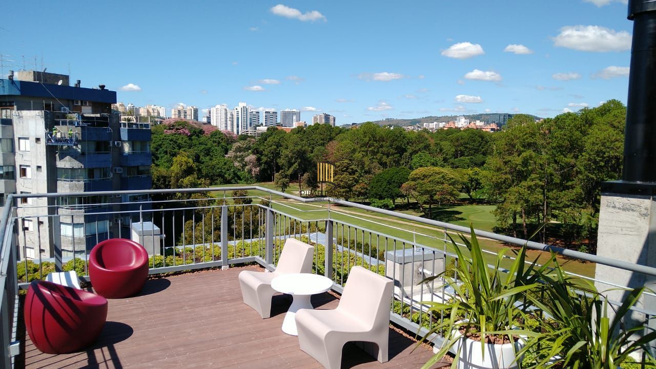 Apartamento com 109m², localizado no bairro Passo da Areia em Porto ALegre/RS.