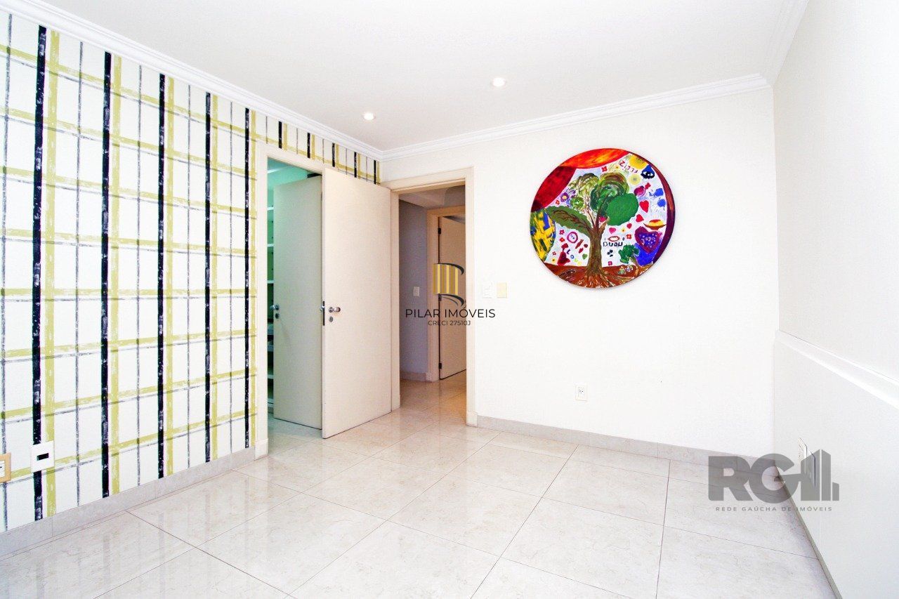 Apartamento com 4 suítes localizado no bairro Moinhos De Vento em Porto Alegre/RS.