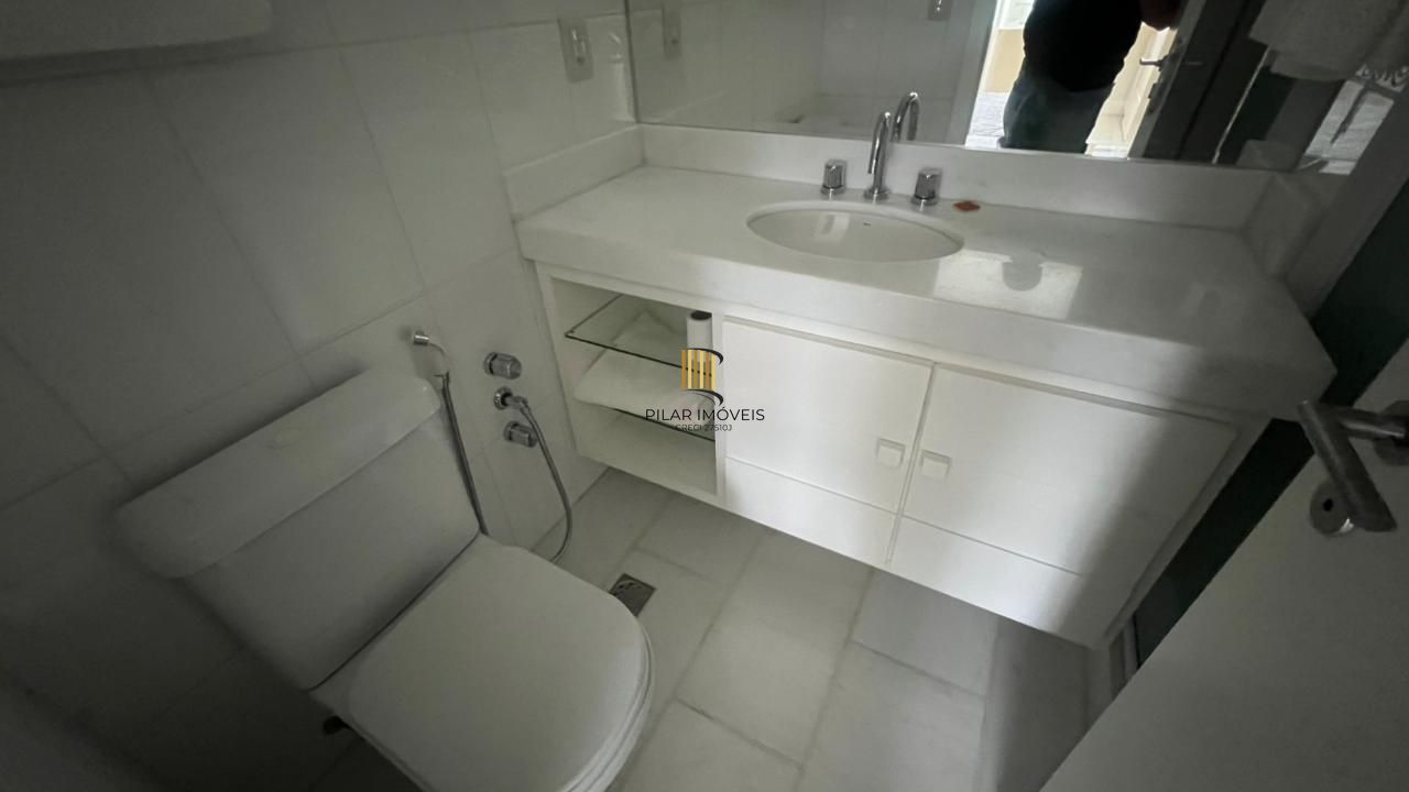 Apartamento com 47m², localizado no bairro Independencia em Porto Alegre/RS.