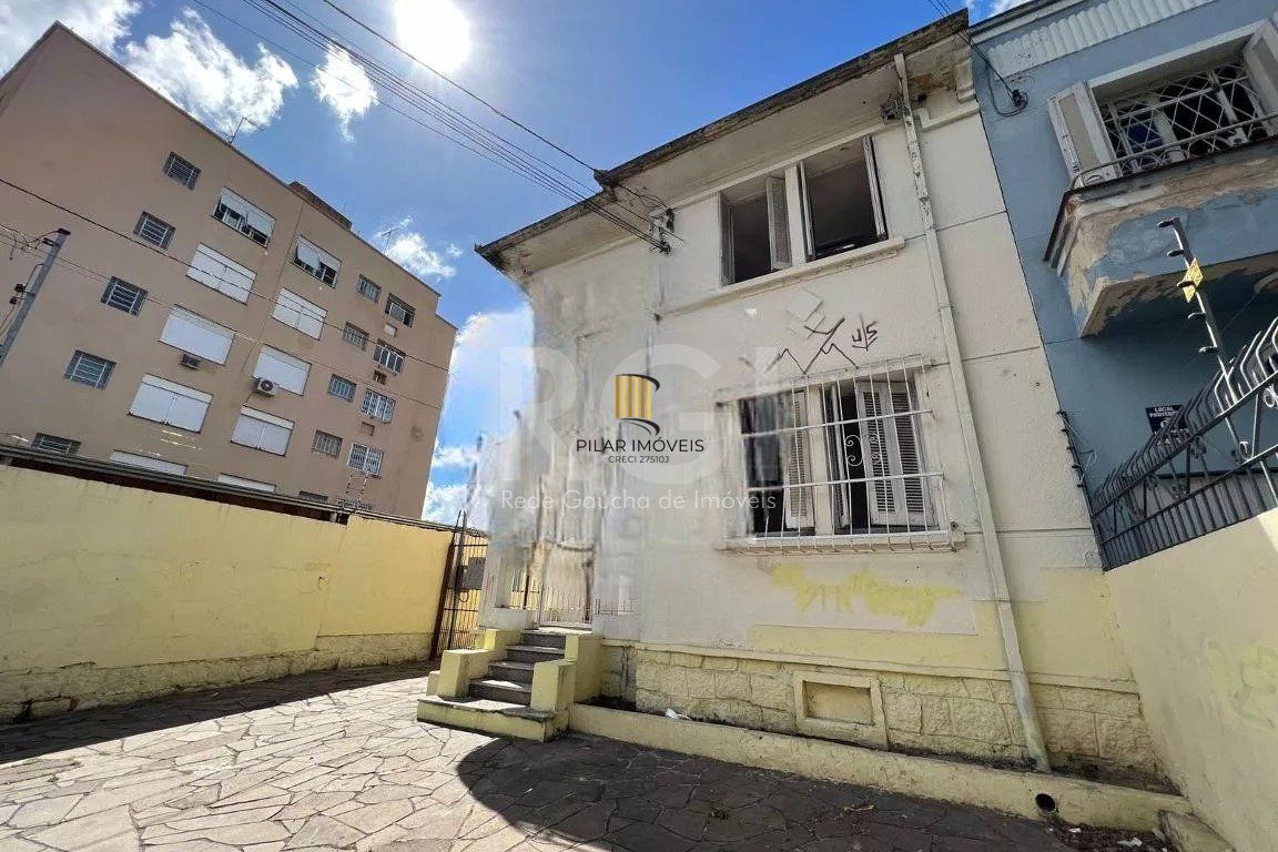 Vende casa 03 dormitórios, 275,22 m², bairro Azenha/Porto Alegre