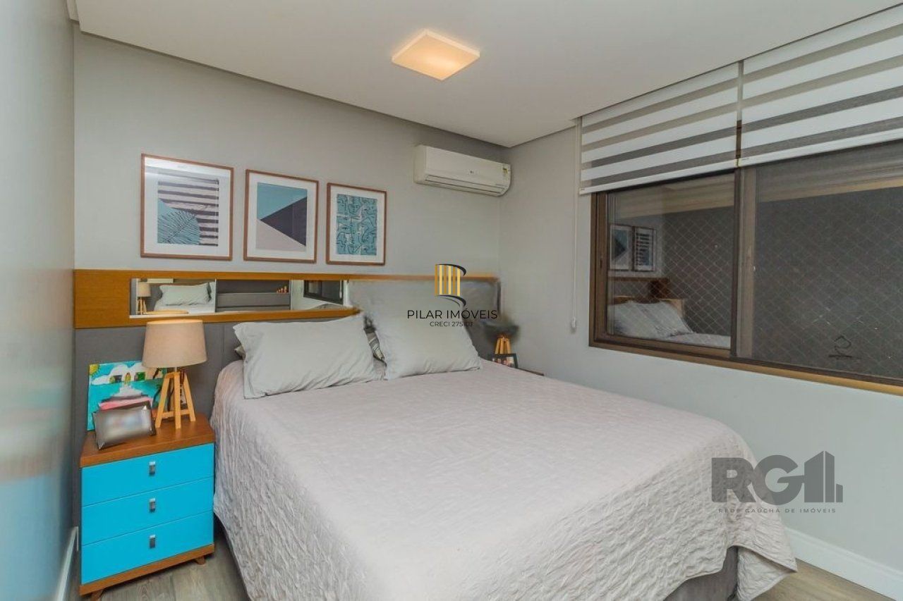 Apartamento localizado no bairro Passo da Areia em Porto Alegre/RS. 