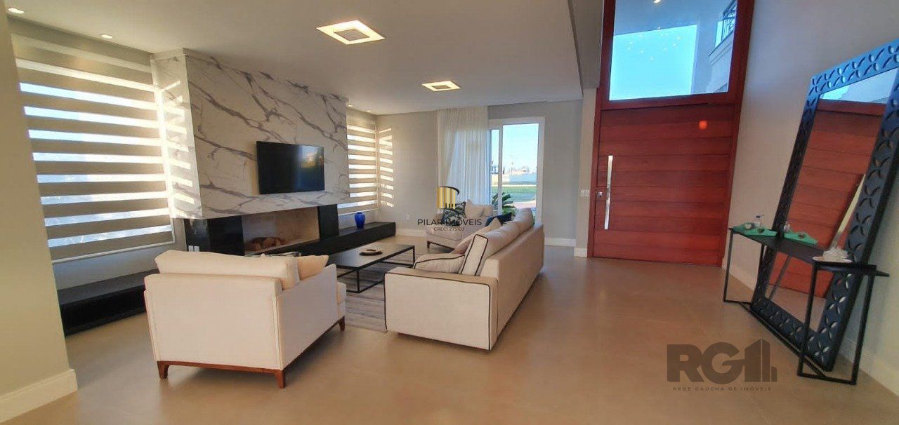 Casa em condomínio fechado de luxo a beira-mar, no centro de Capão da Canoa/RS.