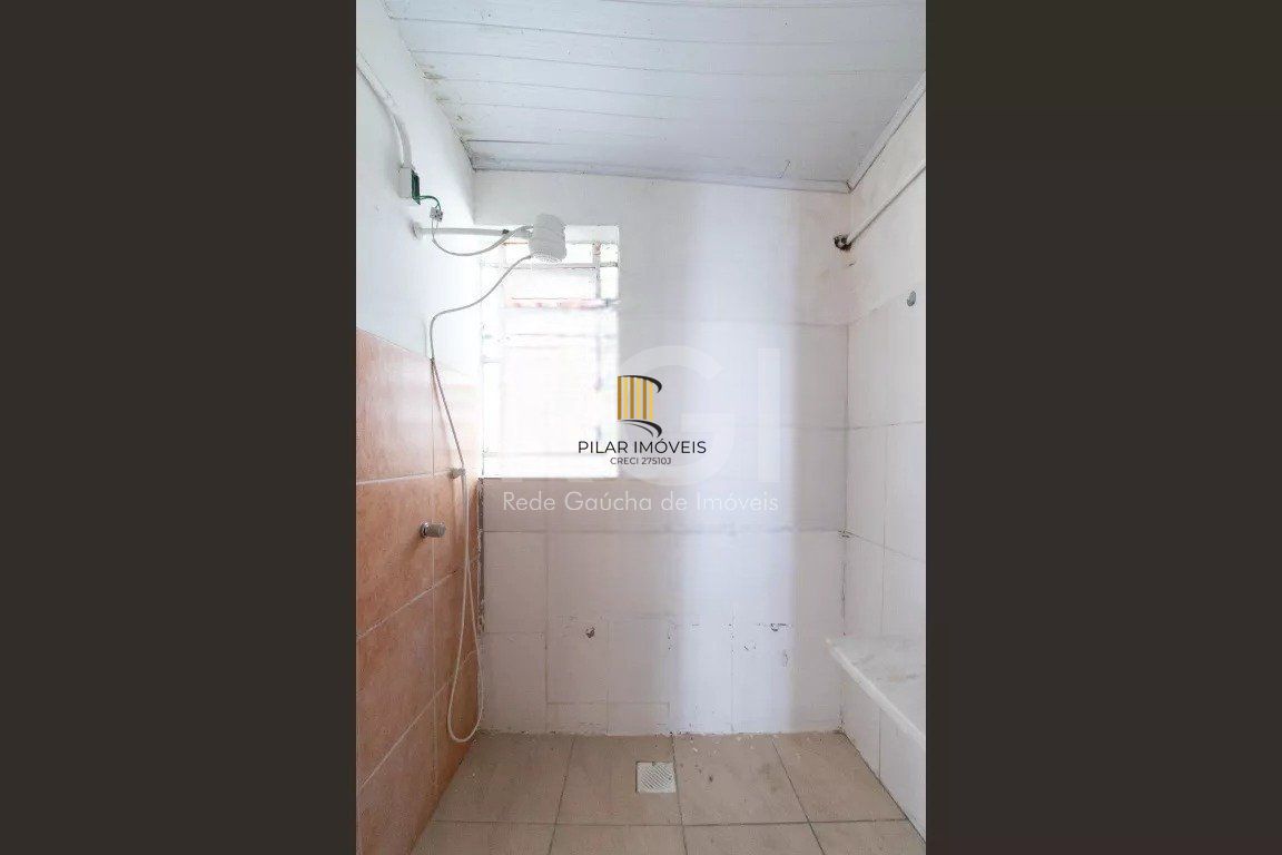 Vende casa 03 dormitórios, 275,22 m², bairro Azenha/Porto Alegre