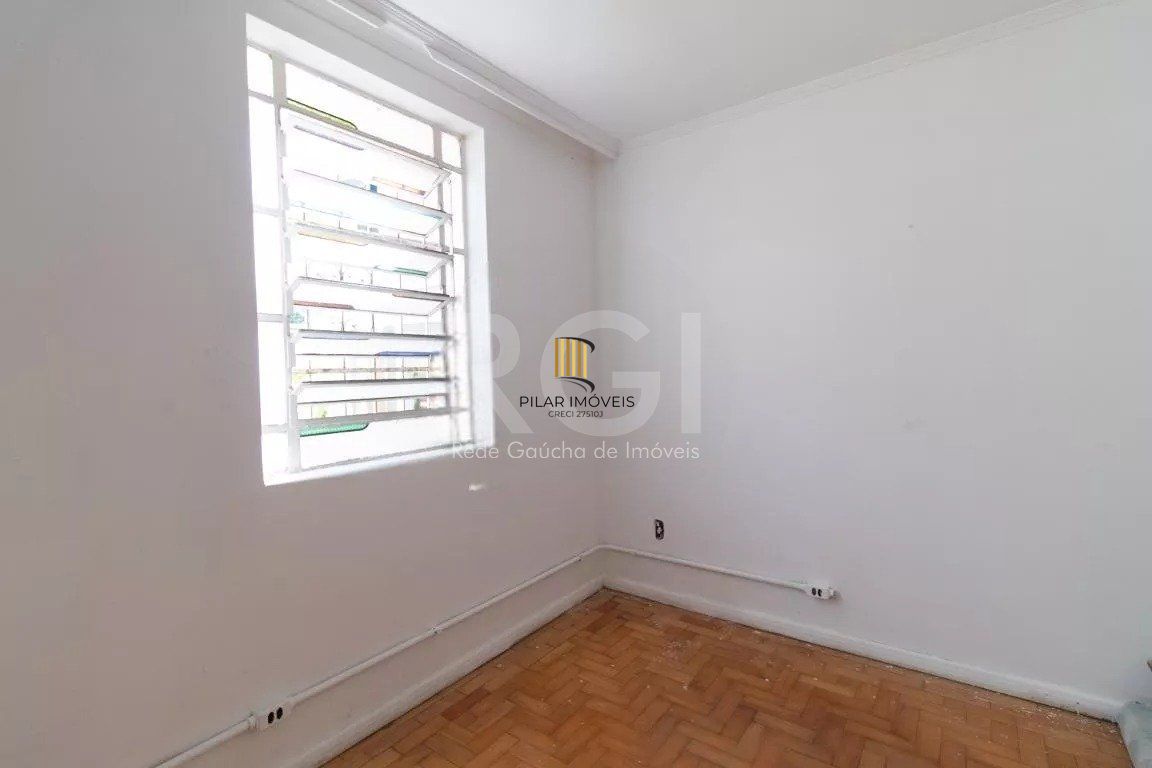 Vende casa 03 dormitórios, 275,22 m², bairro Azenha/Porto Alegre