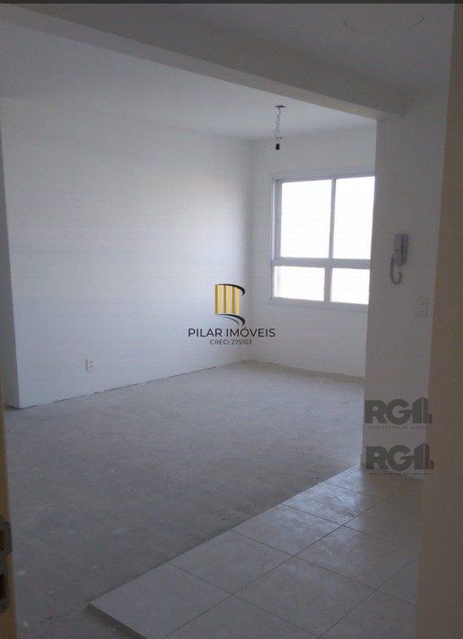 Apartamento com 75m² privativos, 3 dormitórios sendo 1 suíte, living dois ambientes,  imóvel arejado e iluminado.