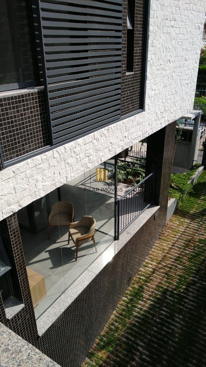 Apartamento com 109m², localizado no bairro Passo da Areia em Porto ALegre/RS.