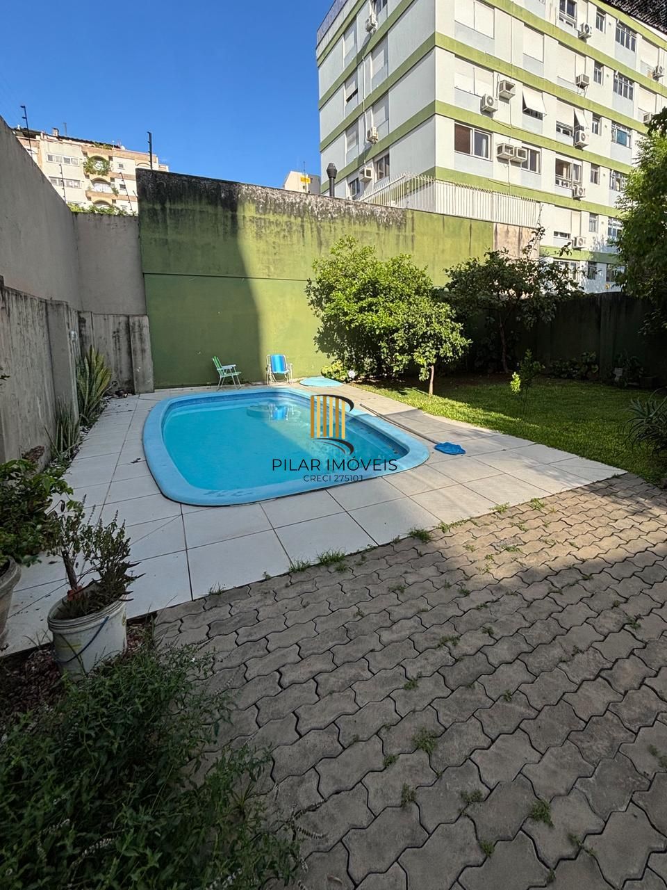 Casa com 177m², localizado no bairro Azenha em Porto Alegre/RS.