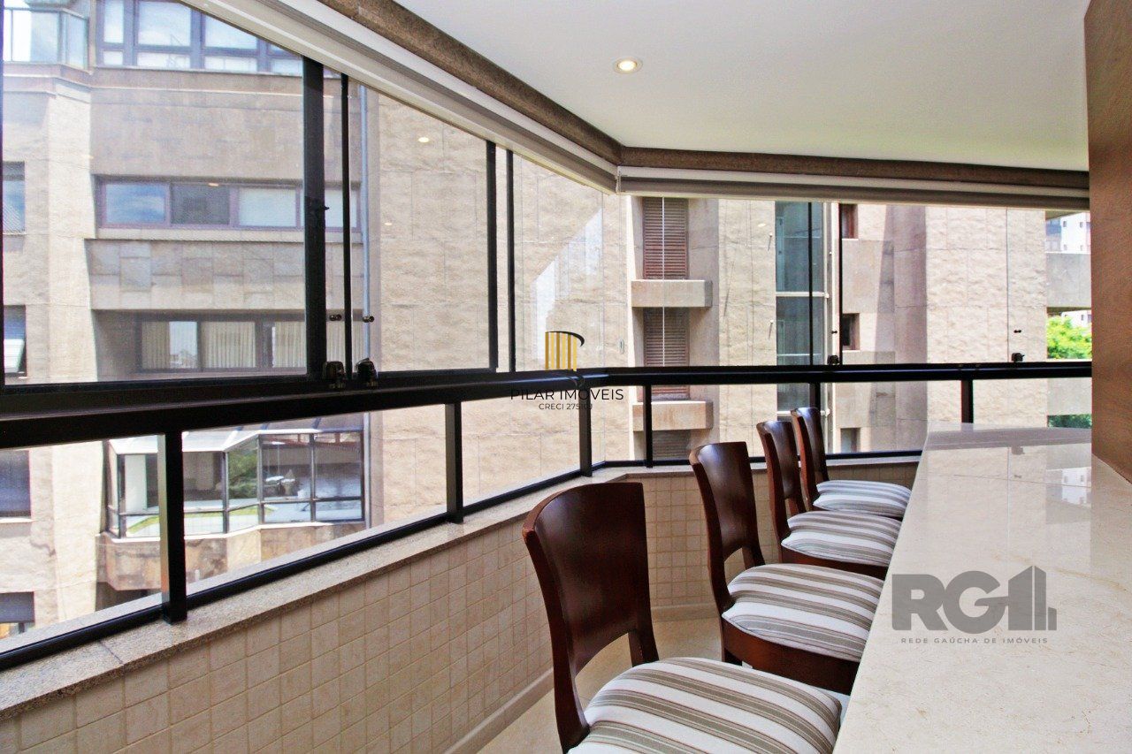 Apartamento com 4 suítes localizado no bairro Moinhos De Vento em Porto Alegre/RS.