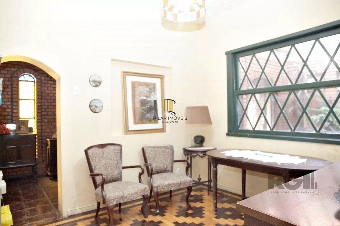 Casa 04 dormitórios, 01suíte, locação,234m² privativos, Petrópolis/Porto Alegre