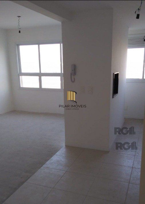 Apartamento com 75m² privativos, 3 dormitórios sendo 1 suíte, living dois ambientes,  imóvel arejado e iluminado.