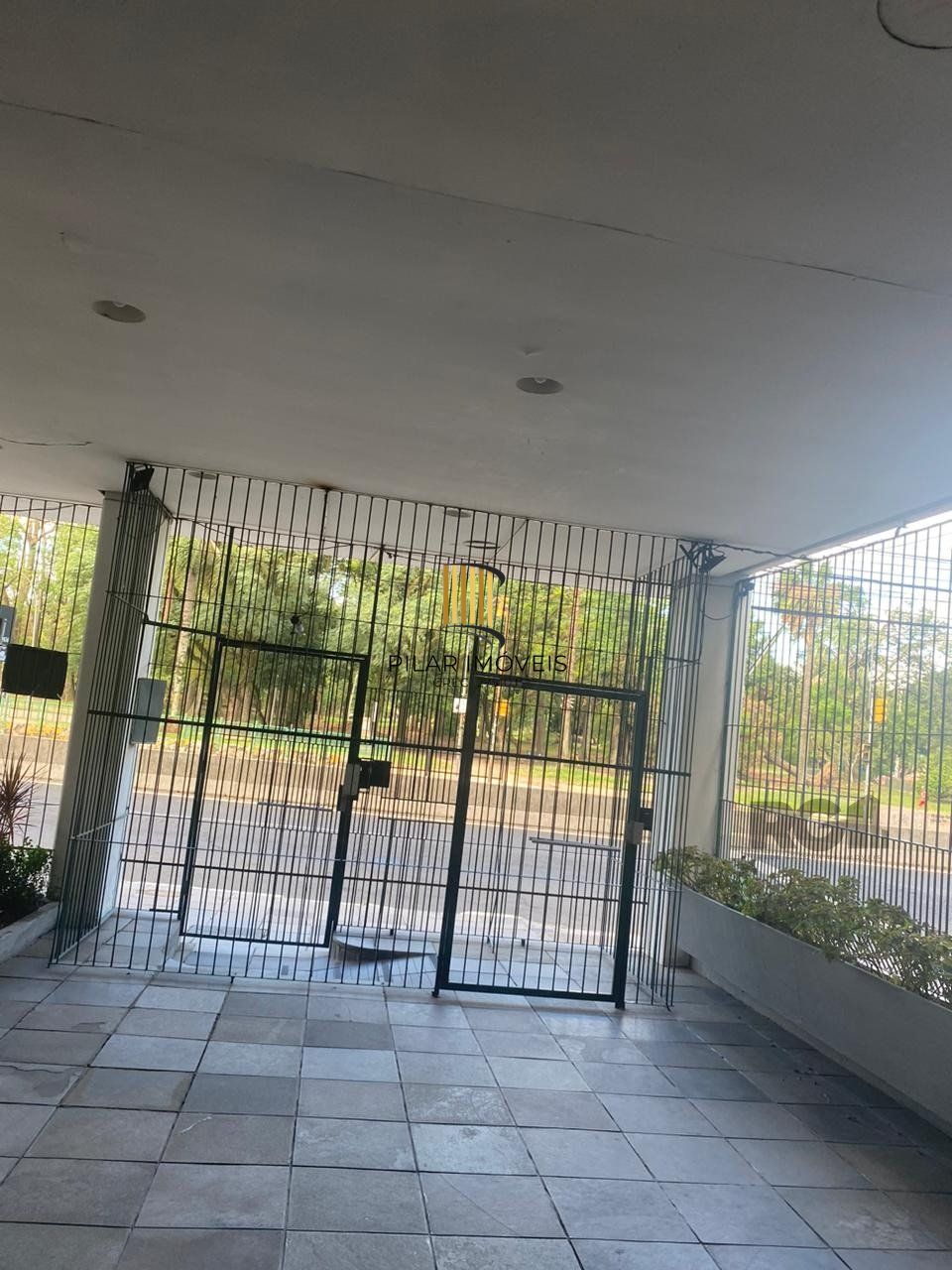 Vende-se apartamento impecável de 2 dormitórios