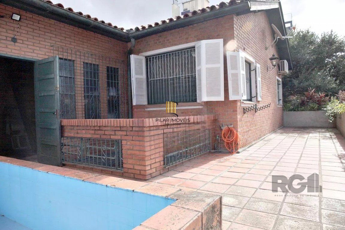 Casa 04 dormitórios, 01suíte, locação,234m² privativos, Petrópolis/Porto Alegre