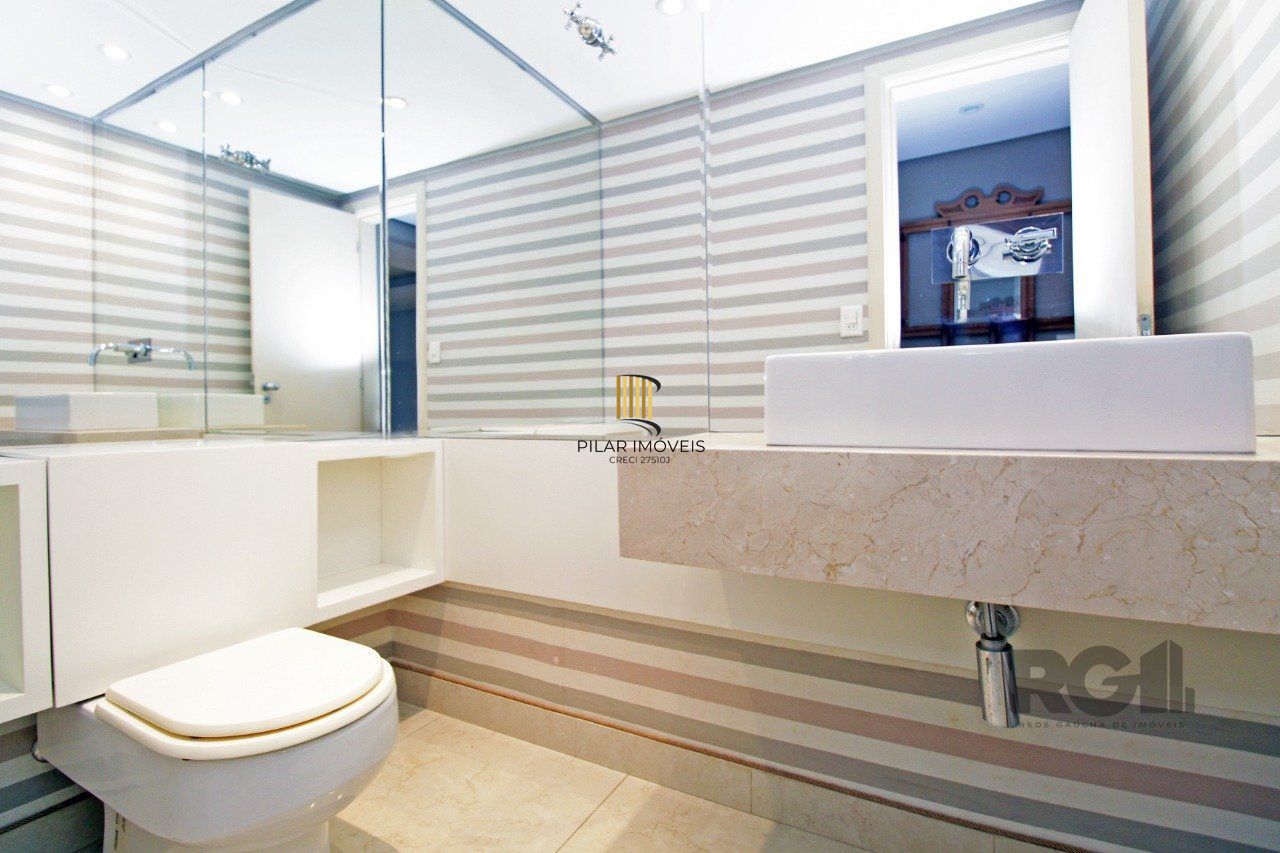 Apartamento com 4 suítes localizado no bairro Moinhos De Vento em Porto Alegre/RS.