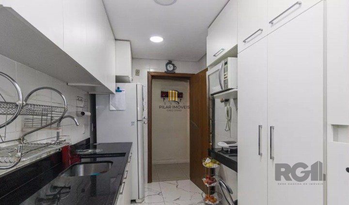 COBERTURA TRIPLEX 3 DORM. - PETRÓPOLIS