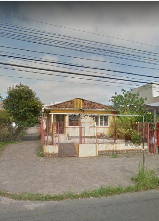 Terreno de esquina com área de 363m² localizado no bairro Vila Ipiranga em porto Alegre/RS. 