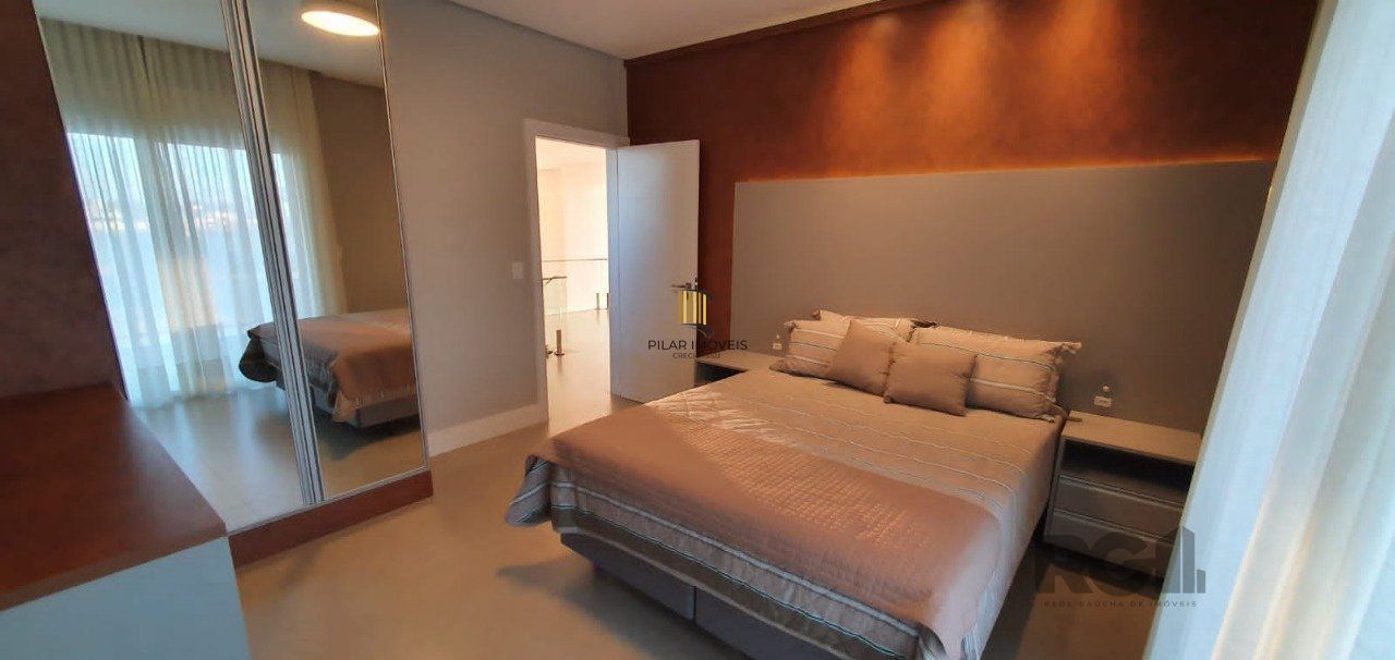 Casa em condomínio fechado de luxo a beira-mar, no centro de Capão da Canoa/RS.