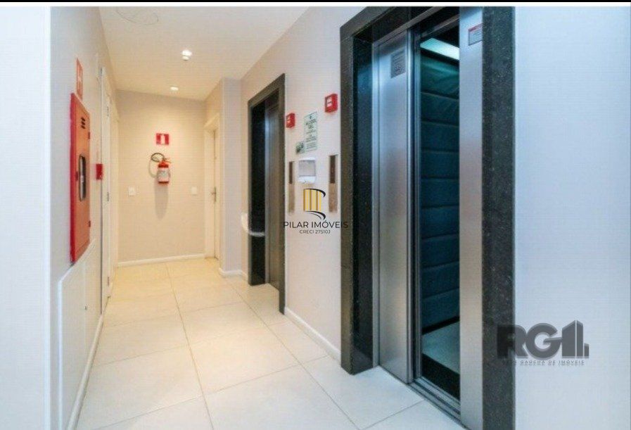 Apartamento com 75m² privativos, 3 dormitórios sendo 1 suíte, living dois ambientes,  imóvel arejado e iluminado.