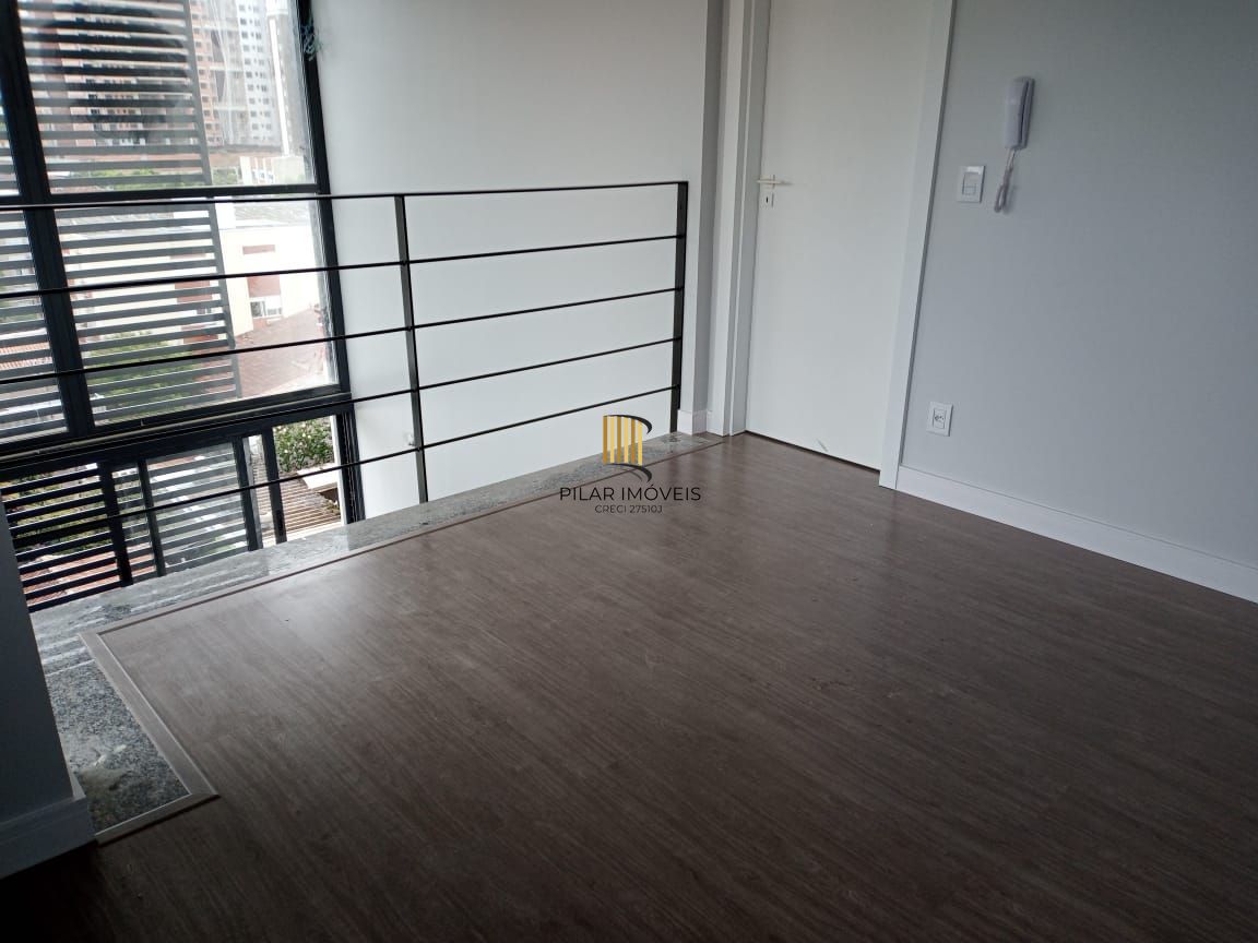 Apartamento com 109m², localizado no bairro Passo da Areia em Porto ALegre/RS.