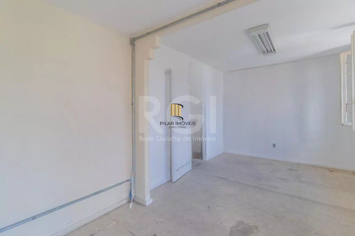 Vende casa 03 dormitórios, 275,22 m², bairro Azenha/Porto Alegre