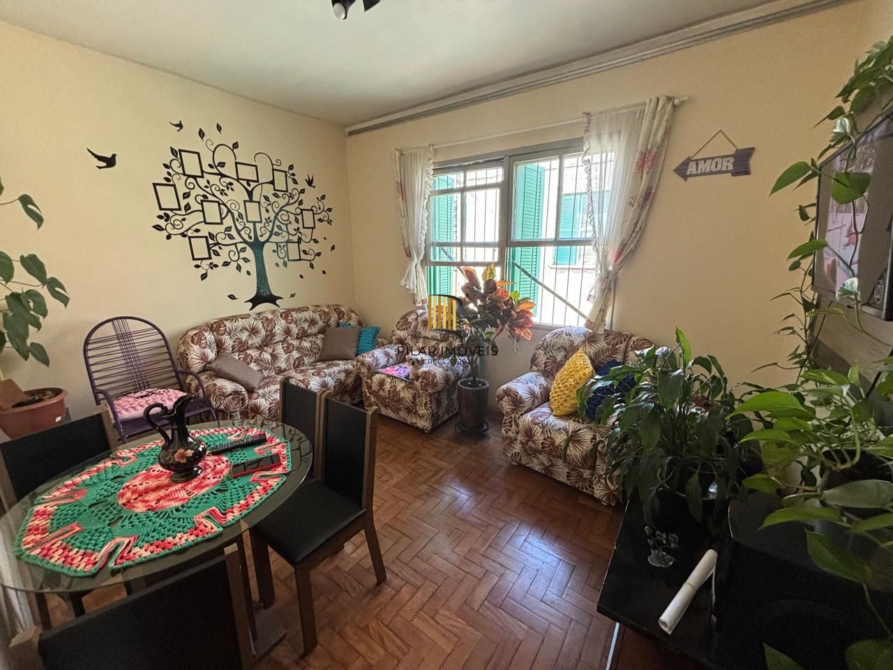 Apartamento com 65m², localizado no bairro Jardim Carvalho em Porto Alegre/RS.