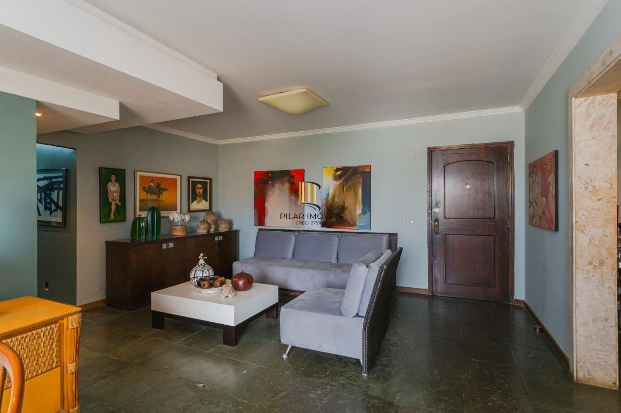 Apartamento com 116m², localizado no bairro Rio Branco em Porto Alegre/RS.